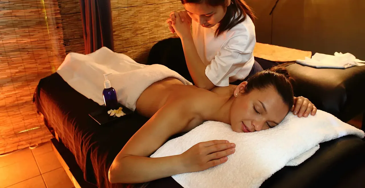 Couples massage in Pinellas Park, FL at Renew Bodyworks Massage & Spa